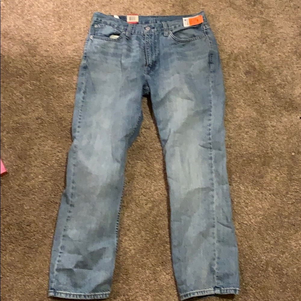 Levi’s light wash jeans